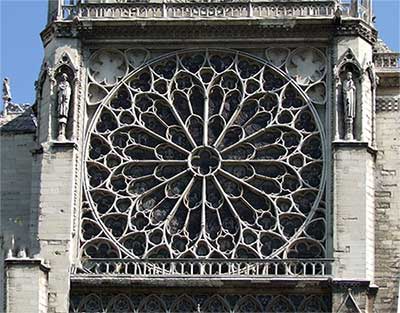  lobe dans rosace de Notre Dame de Paris