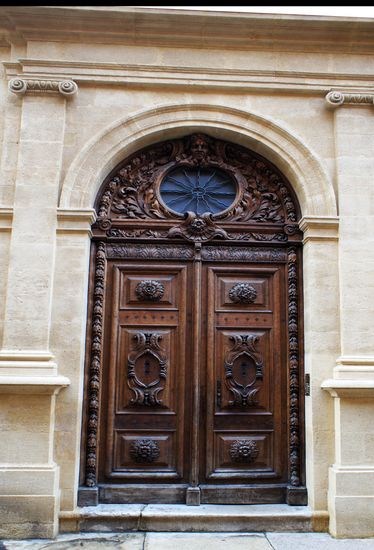 Porte de l'Hôtel de Grimaldi-Règusse