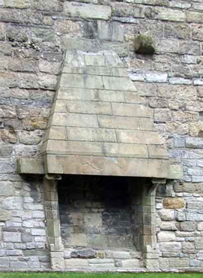 caernafon castle medieval chimneypiece